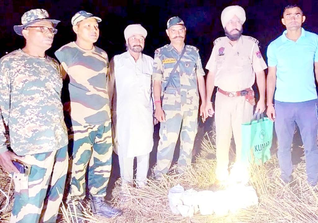 BSF recovers 8 packets of heroin from the border